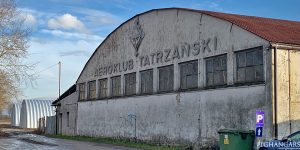 Lekkie samonośne hangary łukowe (arch prefabricated building) - lekki hangar łukowy TG Hangars dla General Aviation na lotnisku EPNT (Aeroklub Nowy Targ)